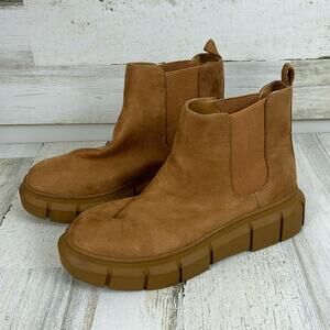 BP Niya Womens sz 5.5 camel faux suede  lug sole chelsea ankle boot